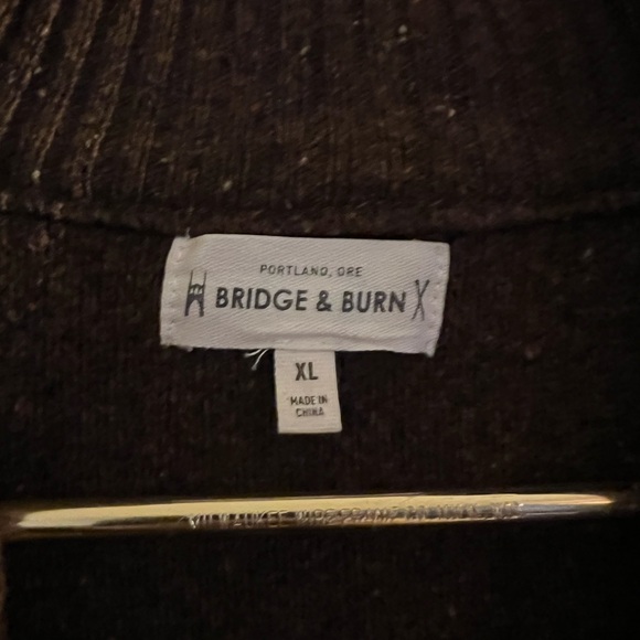 Bridge & Burn Men's Geometric Pattern Cardigan in Brown and Cream - Picture 4 of 9